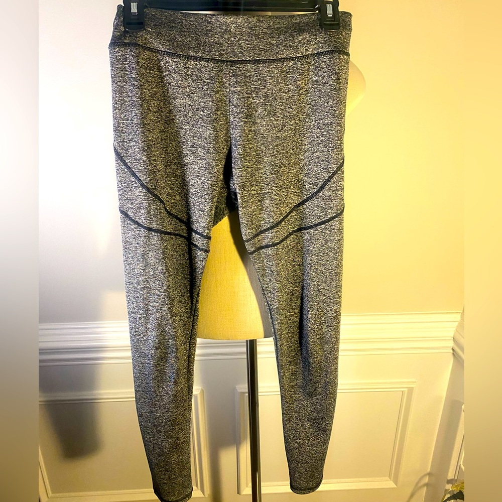 Ladies win win sport legging Sz Medium(109)